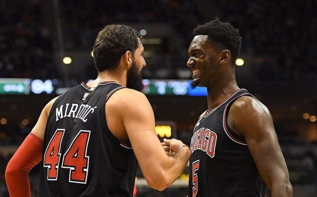 世体：如果拉波尔塔无法继续担任主席，弗里克很难与巴萨续约（世体：拉波尔塔若无法留任主席，弗里克与巴萨续约前景渺茫）