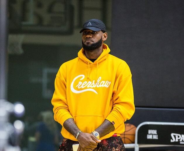 玉昆外援奥斯卡在老家开车时车辆突然起火，好在人没事（玉昆外援奥斯卡老家驾车突发起火，所幸人平安无恙）