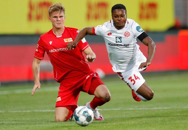 比赛尾声扑点，迈尼昂：我很自信，我的队友们也信任我（末段扑点，迈尼昂：我很自信，队友也相信我）