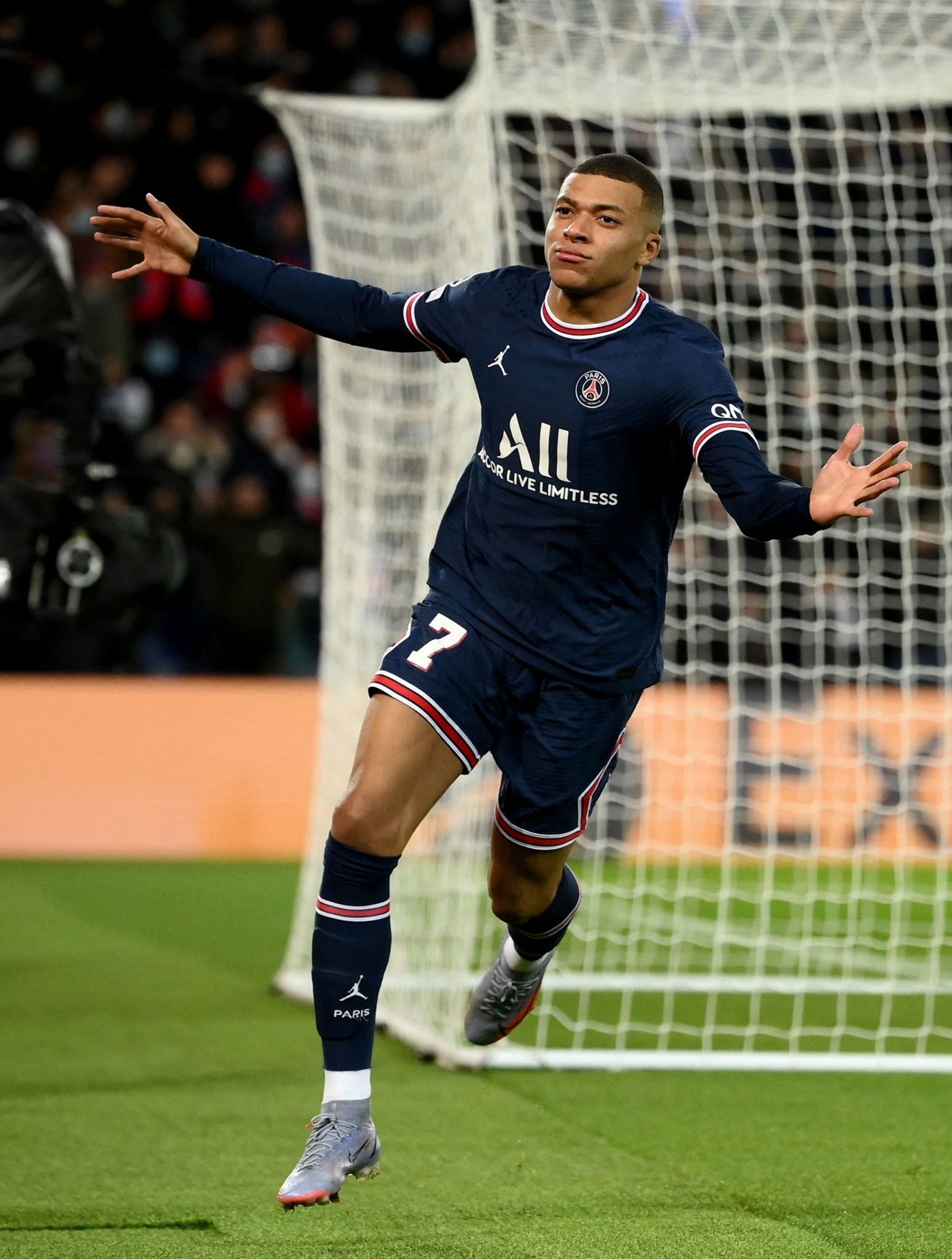 拜合拉木：第二球球到右边脚下只能这么打；现在打谁都有信心（拜合拉木谈第二球：右脚来球只能那样处理，如今对谁都自信）