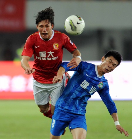 雷迪克谈社媒时代执教：球员活在评论里，保持稳定颇具挑战（雷迪克：社媒时代执教不易，球员被评论左右，稳定性成难题）