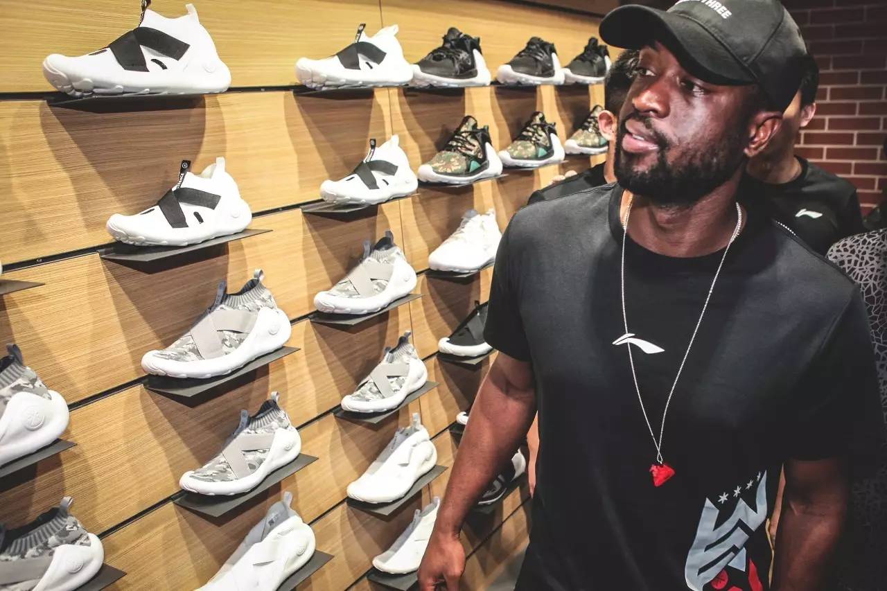 扑救率85.2%场均丢球0.57，斯维拉尔两项数据五大联赛门将第一（85.2%扑救率、场均0.57失球，斯维拉尔双项数据居五大联赛门将之首）