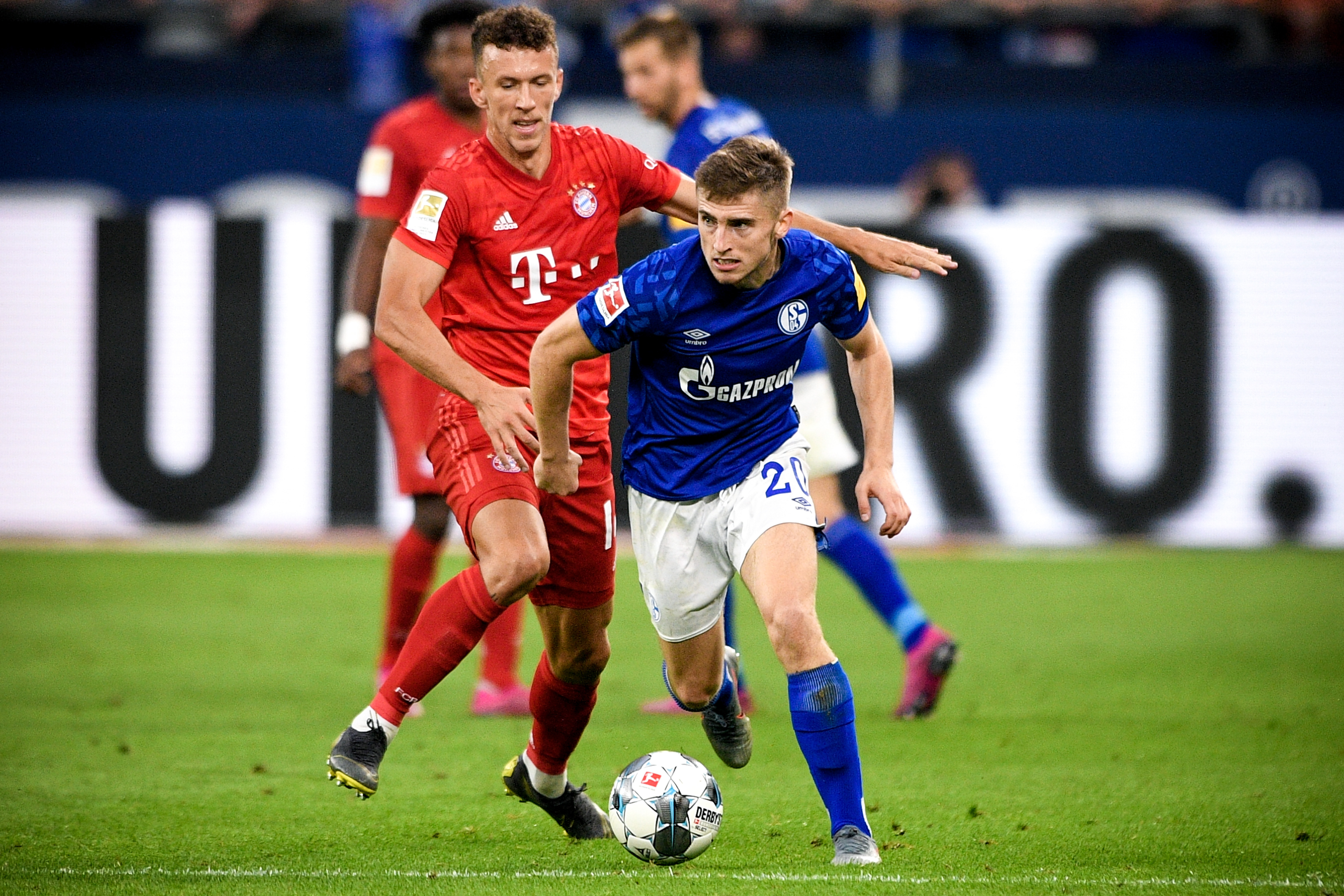 斯佩尔曼半场砍下12分，北京男篮领先多达36分（斯佩尔曼半场贡献12分，北京男篮最多领先36分）