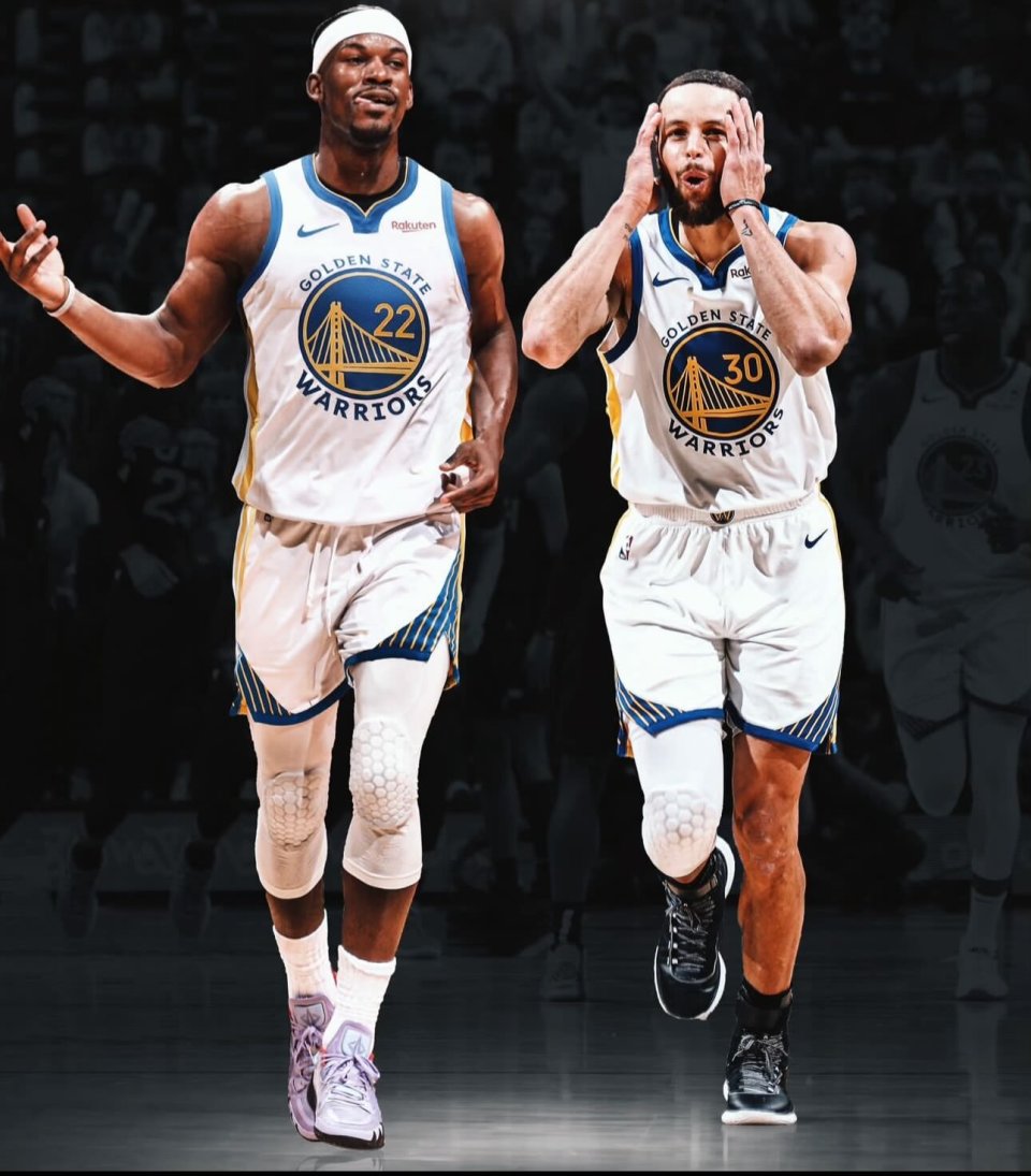 热爱皆平等，河南球迷赛前在球场外声援阿奇姆彭（热爱无差别：河南球迷赛前场外力挺阿奇姆彭）