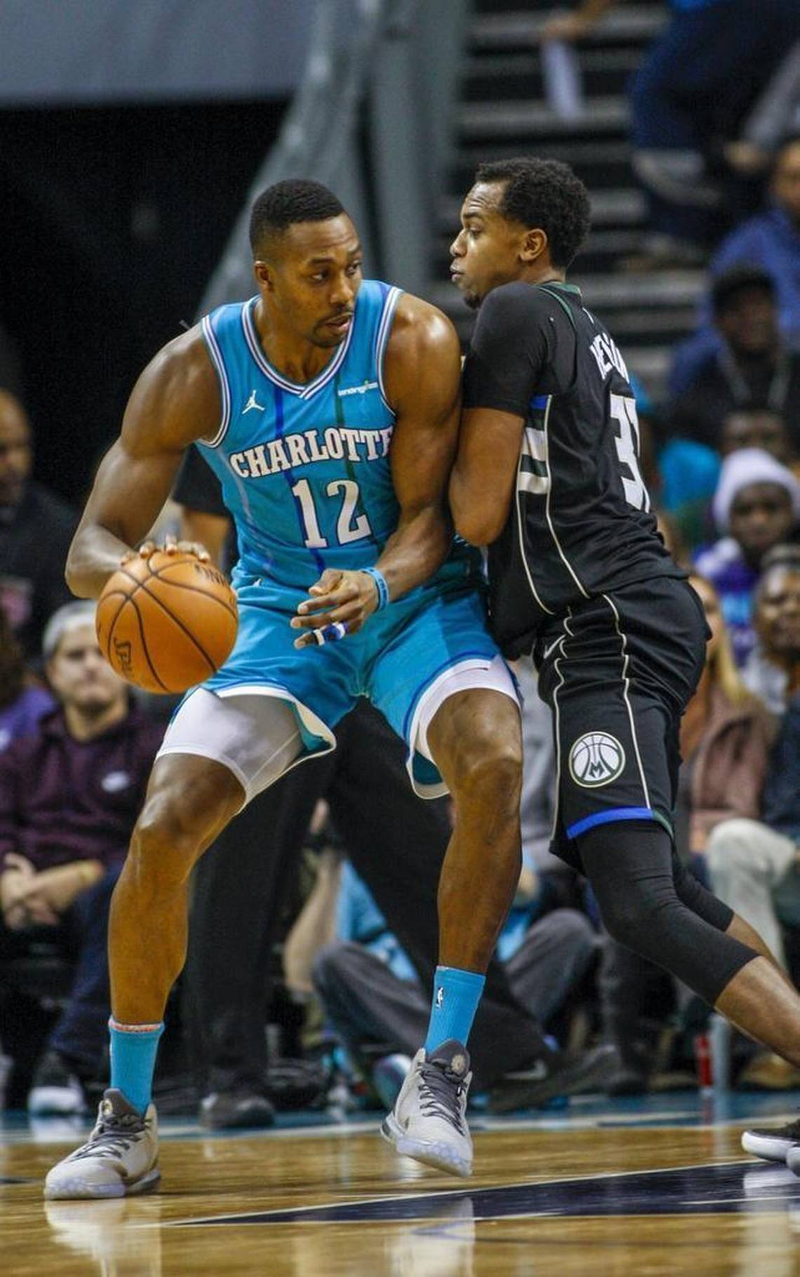 斯基拉：米兰要续约意U17国门隆戈尼，认为其是未来顶级球员（斯基拉：米兰计划与意U17门将隆戈尼续约，视其为未来顶级新星）